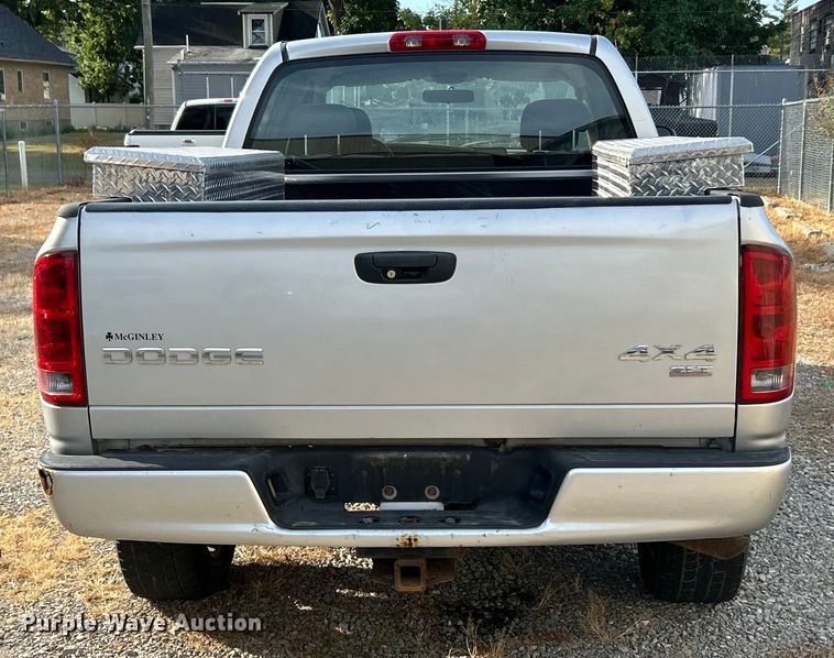 image for item ET3484 2004 Dodge Ram 1500 Quad Cab pickup truck