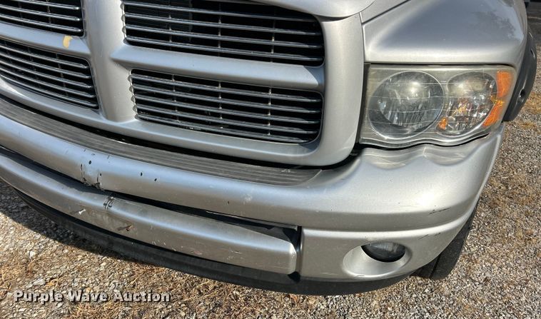 image for item ET3484 2004 Dodge Ram 1500 Quad Cab pickup truck