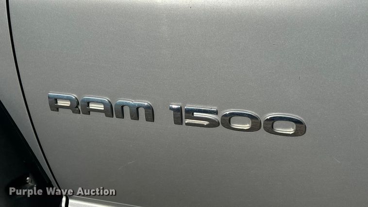 image for item ET3484 2004 Dodge Ram 1500 Quad Cab pickup truck