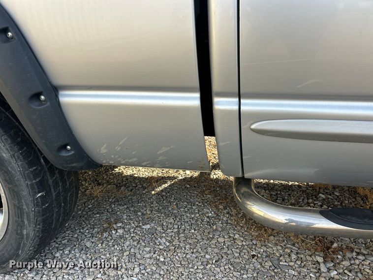 image for item ET3484 2004 Dodge Ram 1500 Quad Cab pickup truck