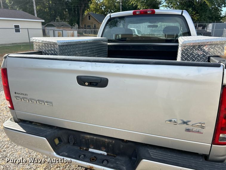 image for item ET3484 2004 Dodge Ram 1500 Quad Cab pickup truck