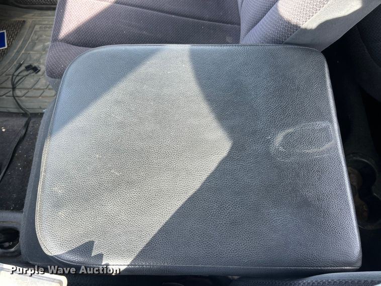 image for item ET3484 2004 Dodge Ram 1500 Quad Cab pickup truck