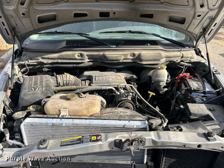 image for item ET3484 2004 Dodge Ram 1500 Quad Cab pickup truck