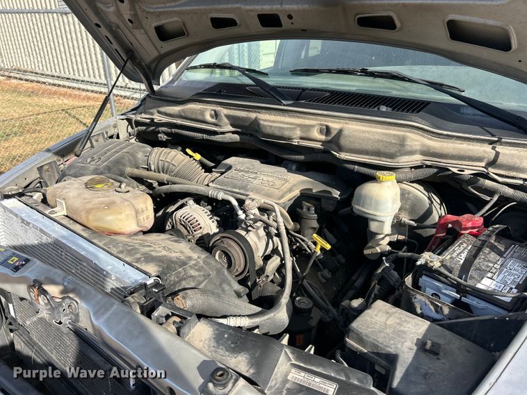 image for item ET3484 2004 Dodge Ram 1500 Quad Cab pickup truck