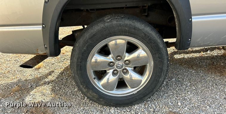 image for item ET3484 2004 Dodge Ram 1500 Quad Cab pickup truck