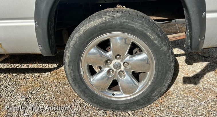 image for item ET3484 2004 Dodge Ram 1500 Quad Cab pickup truck