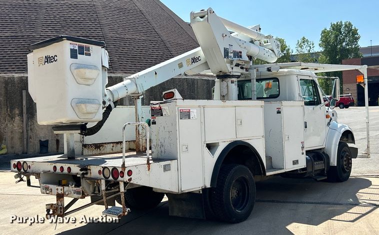 CAMIóN CON CANASTILLA 1997 INTERNATIONAL ALTEC