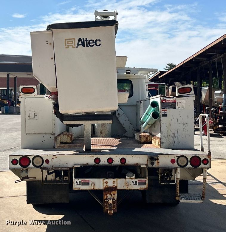 image for item ET3487 1997 International 4700 forestry bucket truck