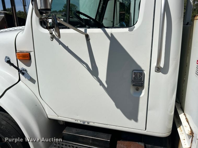 image for item ET3487 1997 International 4700 forestry bucket truck