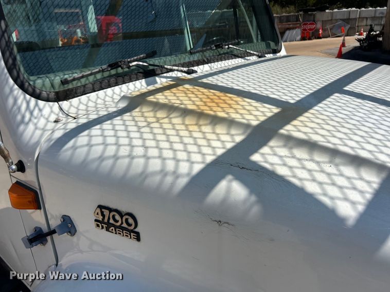 image for item ET3487 1997 International 4700 forestry bucket truck