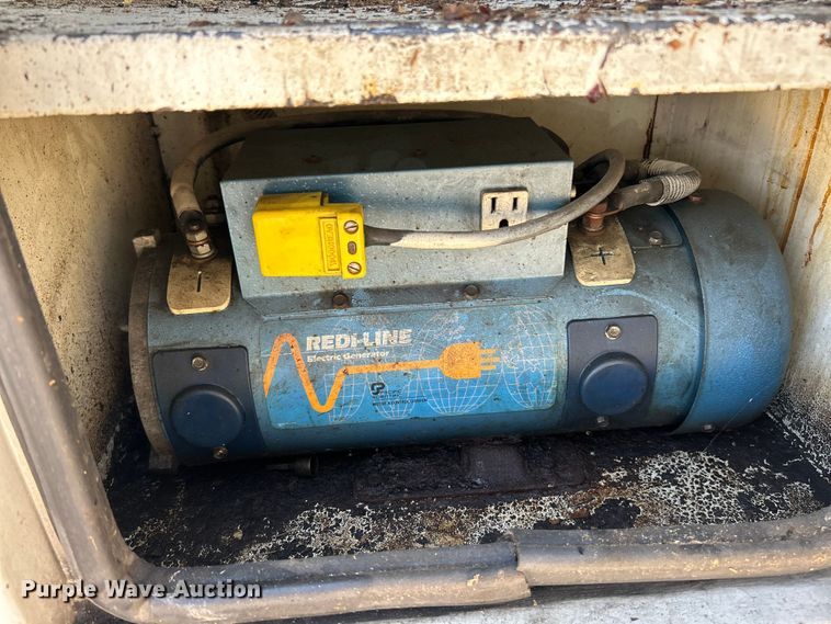 image for item ET3487 1997 International 4700 forestry bucket truck