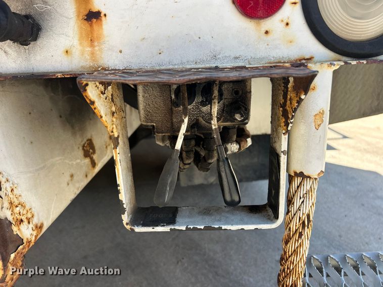 image for item ET3487 1997 International 4700 forestry bucket truck