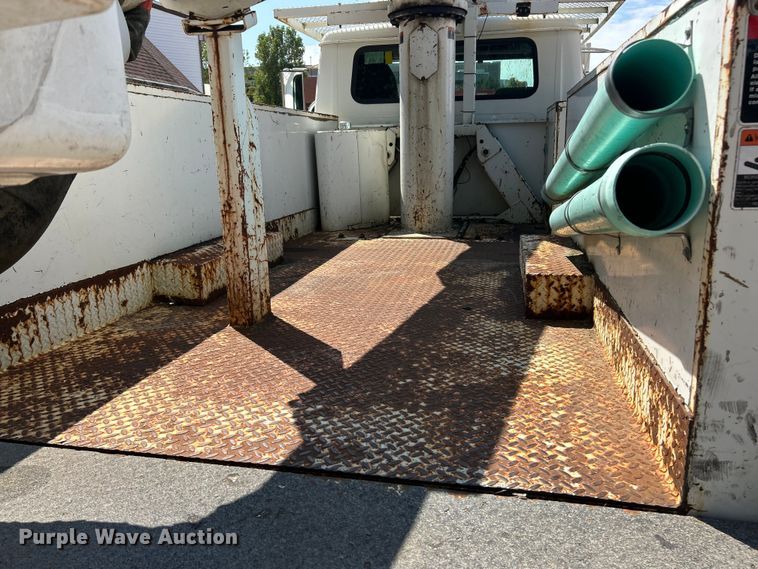 image for item ET3487 1997 International 4700 forestry bucket truck