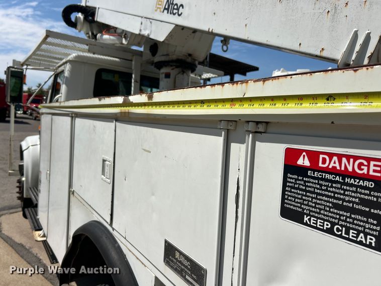 image for item ET3487 1997 International 4700 forestry bucket truck