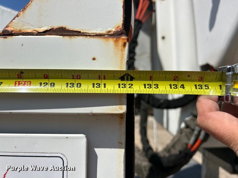 image for item ET3487 1997 International 4700 forestry bucket truck