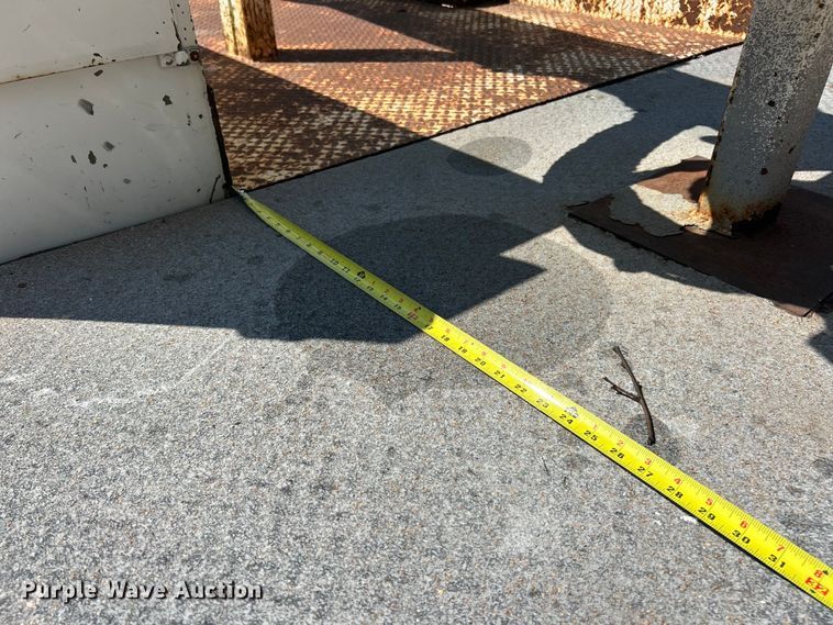 image for item ET3487 1997 International 4700 forestry bucket truck