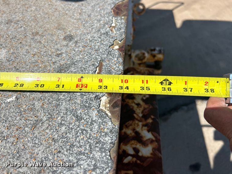 image for item ET3487 1997 International 4700 forestry bucket truck