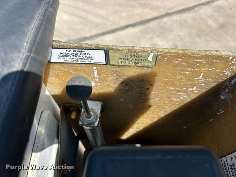 image for item ET3487 1997 International 4700 forestry bucket truck