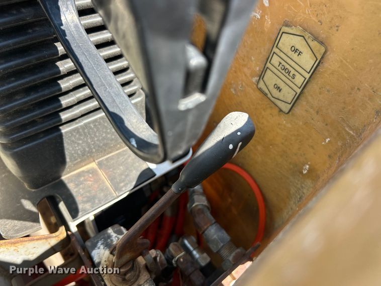 image for item ET3487 1997 International 4700 forestry bucket truck