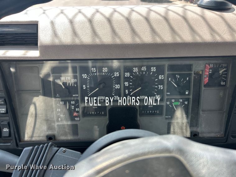 image for item ET3487 1997 International 4700 forestry bucket truck