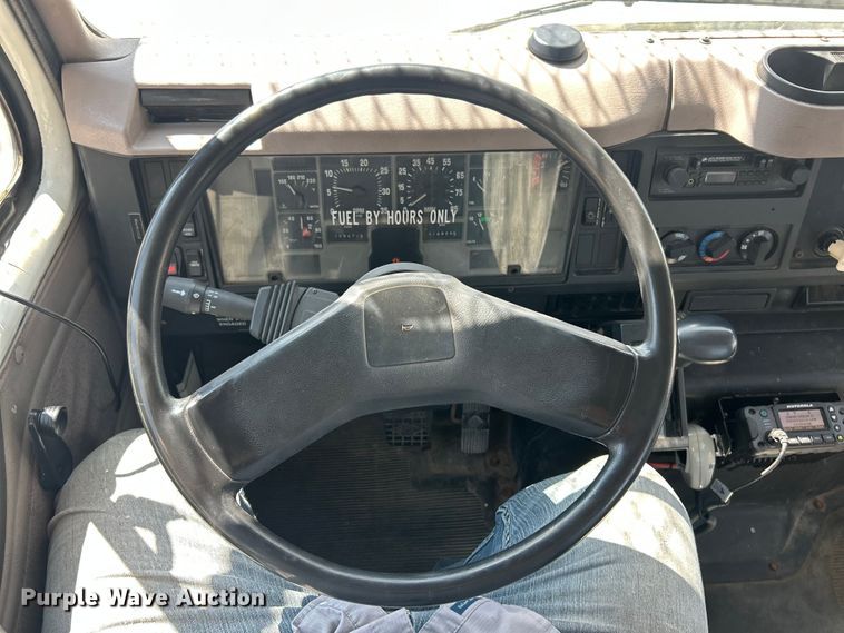 image for item ET3487 1997 International 4700 forestry bucket truck