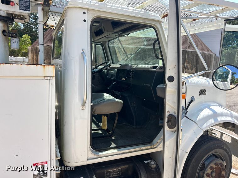 image for item ET3487 1997 International 4700 forestry bucket truck