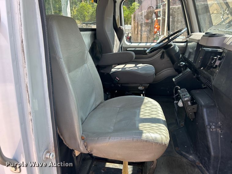 image for item ET3487 1997 International 4700 forestry bucket truck