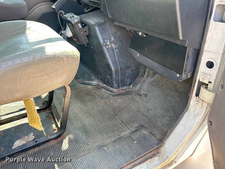 image for item ET3487 1997 International 4700 forestry bucket truck