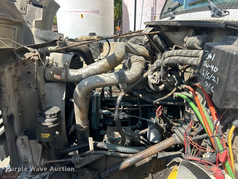 image for item ET3487 1997 International 4700 forestry bucket truck