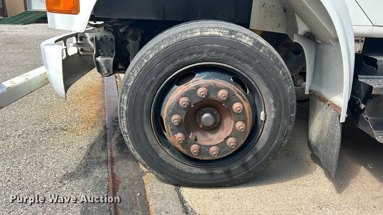 image for item ET3487 1997 International 4700 forestry bucket truck