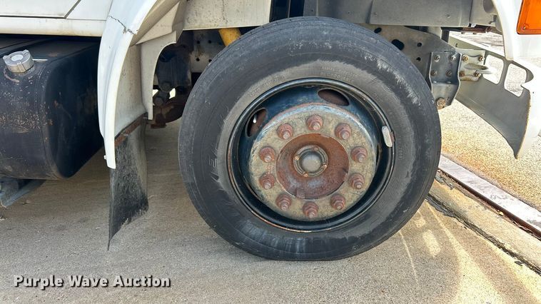 image for item ET3487 1997 International 4700 forestry bucket truck