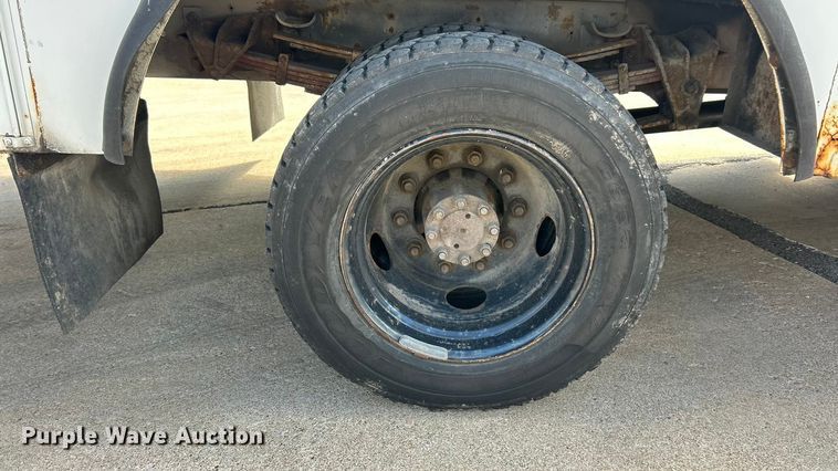 image for item ET3487 1997 International 4700 forestry bucket truck