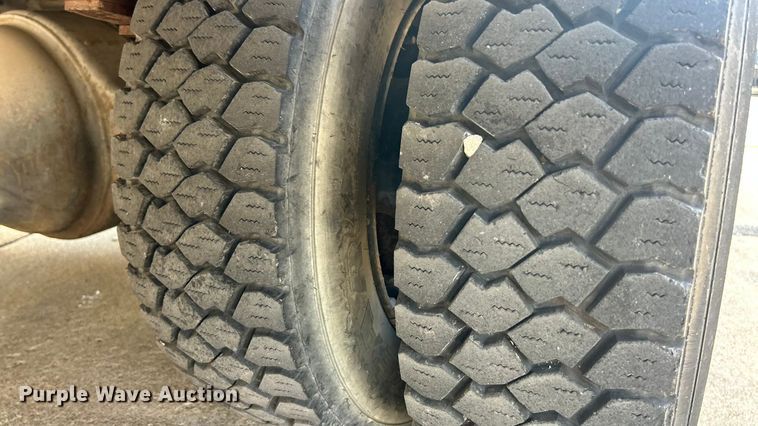 image for item ET3487 1997 International 4700 forestry bucket truck