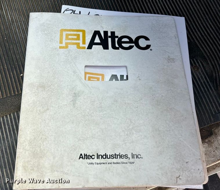 image for item ET3487 1997 International 4700 forestry bucket truck