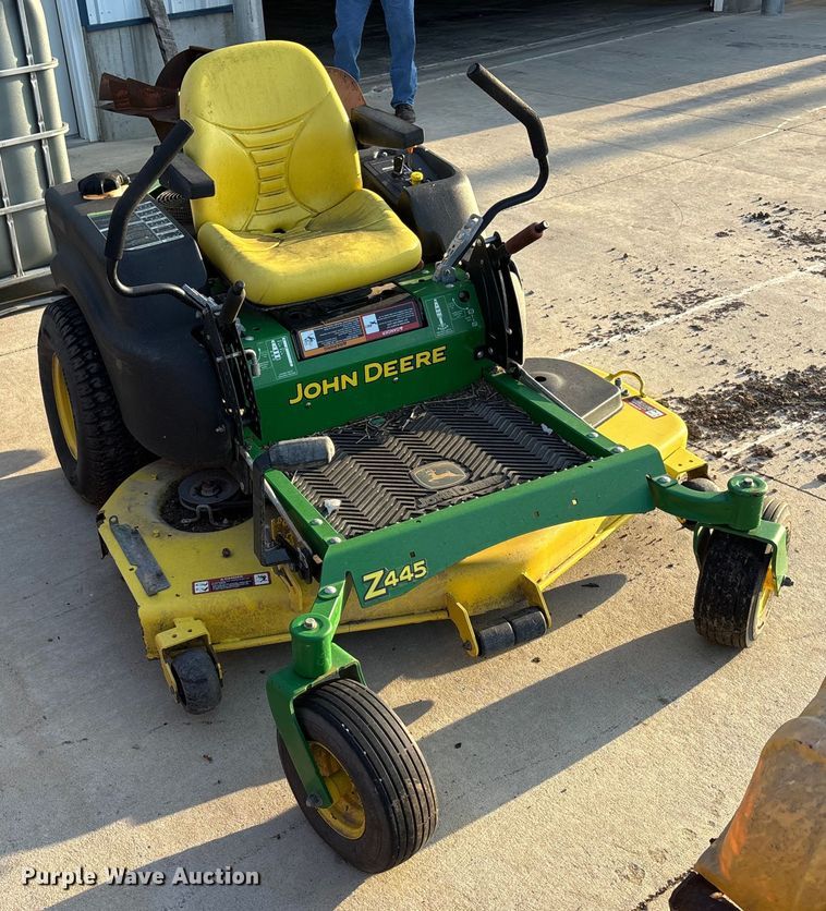 image for item ET4575 2010 John Deere Z445 ZTR lawn mower
