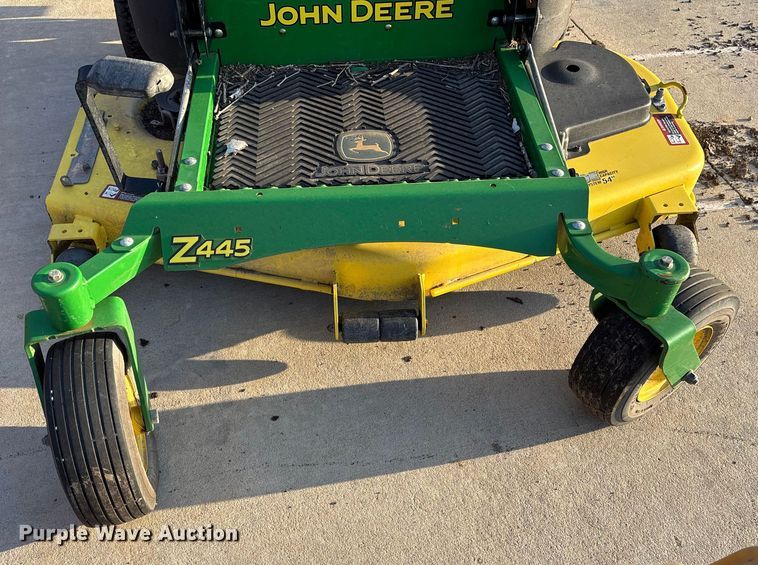 image for item ET4575 2010 John Deere Z445 ZTR lawn mower