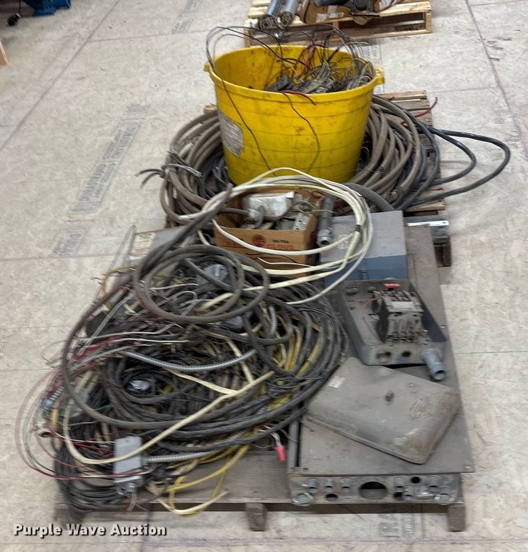 image for item ET4581 (5) electrical boxes