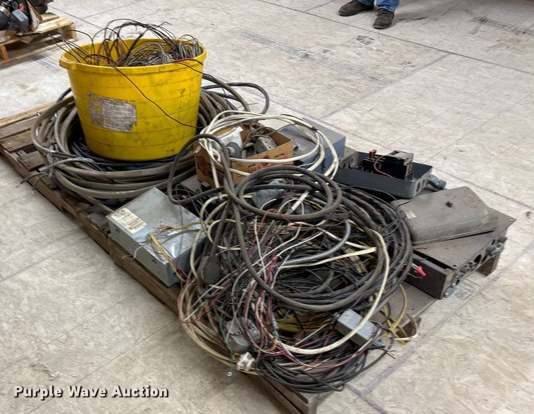 image for item ET4581 (5) electrical boxes