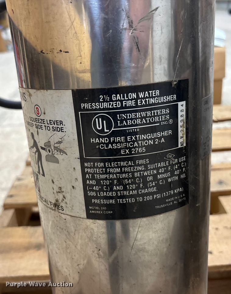 image for item ET4583 Fire Extinguishers (6) fire extinguishers