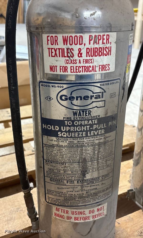 image for item ET4583 Fire Extinguishers (6) fire extinguishers