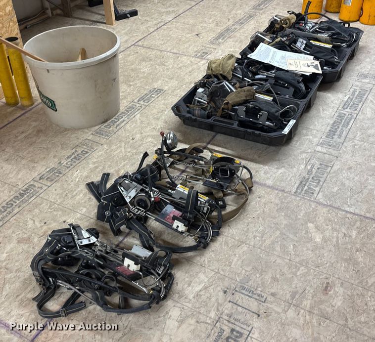 image for item ET4585 Oxygen Respirators emergency equipment