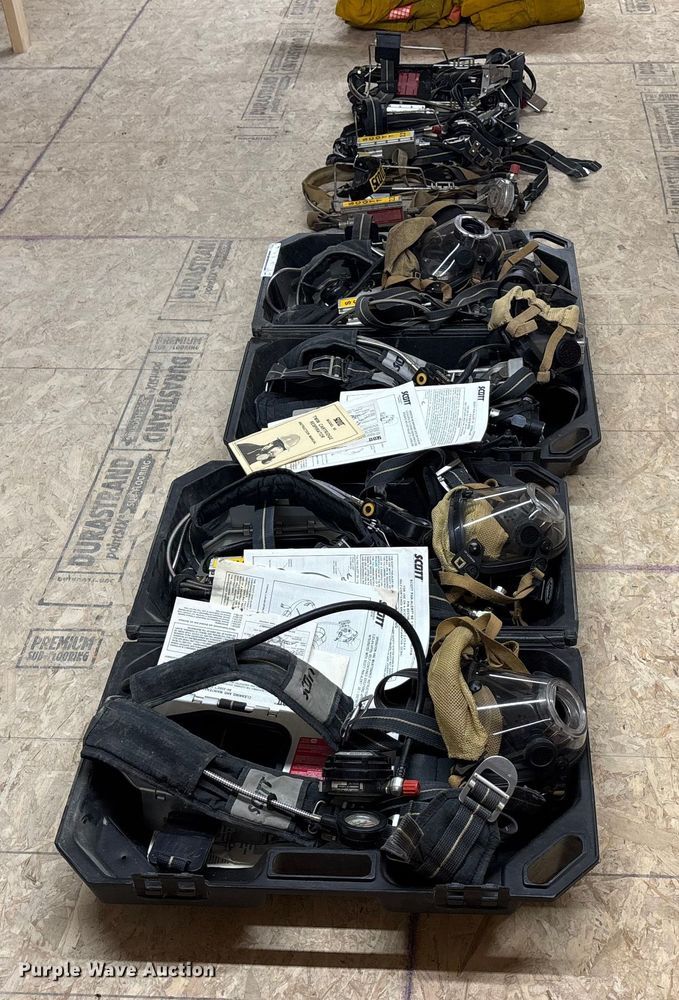 image for item ET4585 Oxygen Respirators emergency equipment