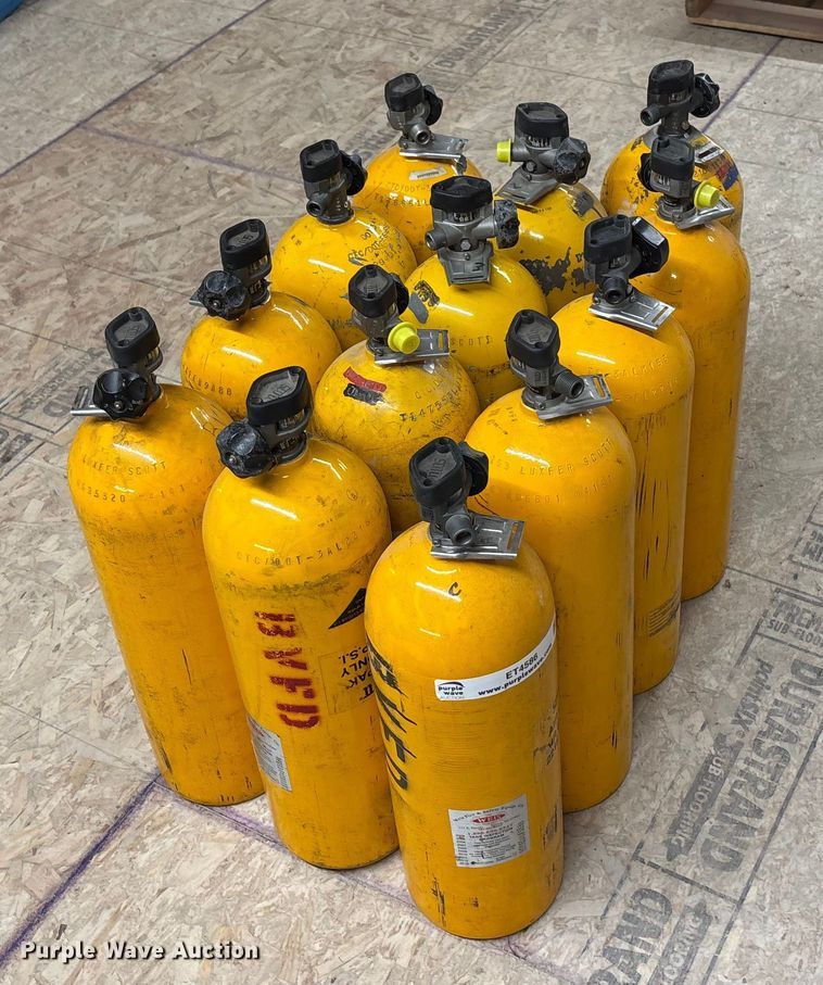 image for item ET4586 Fire Oxygen Bottles SCBA gear