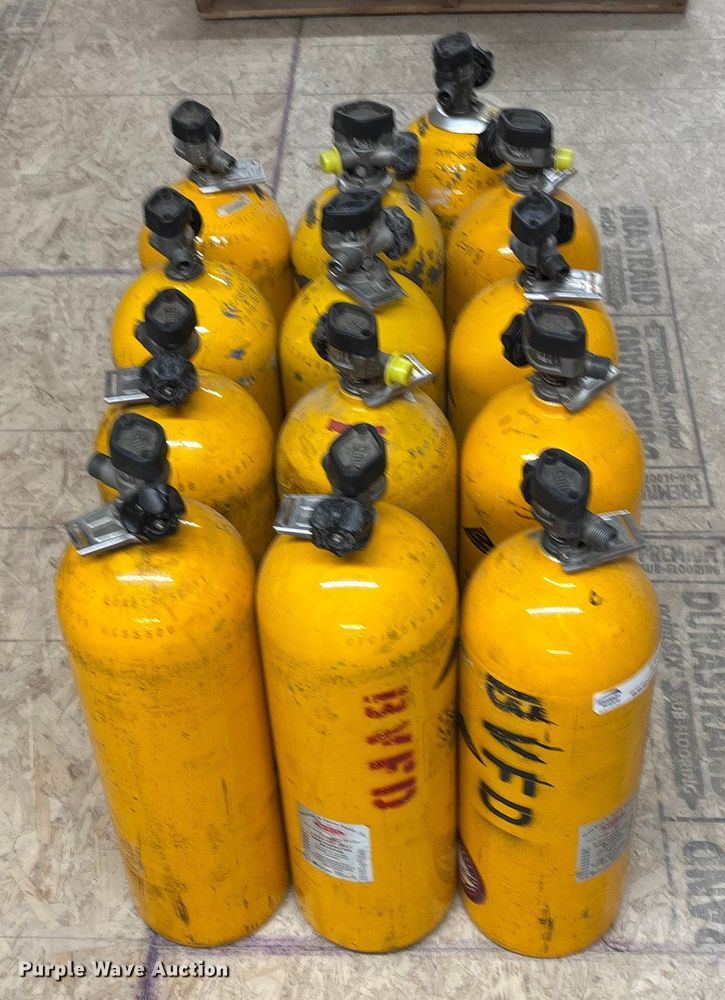 image for item ET4586 Fire Oxygen Bottles SCBA gear