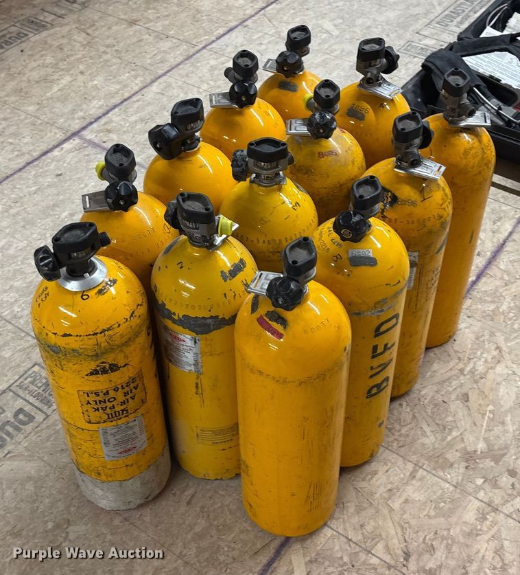 image for item ET4586 Fire Oxygen Bottles SCBA gear