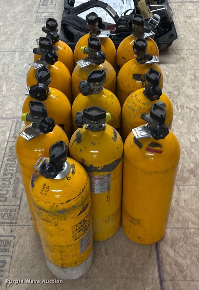 image for item ET4586 Fire Oxygen Bottles SCBA gear