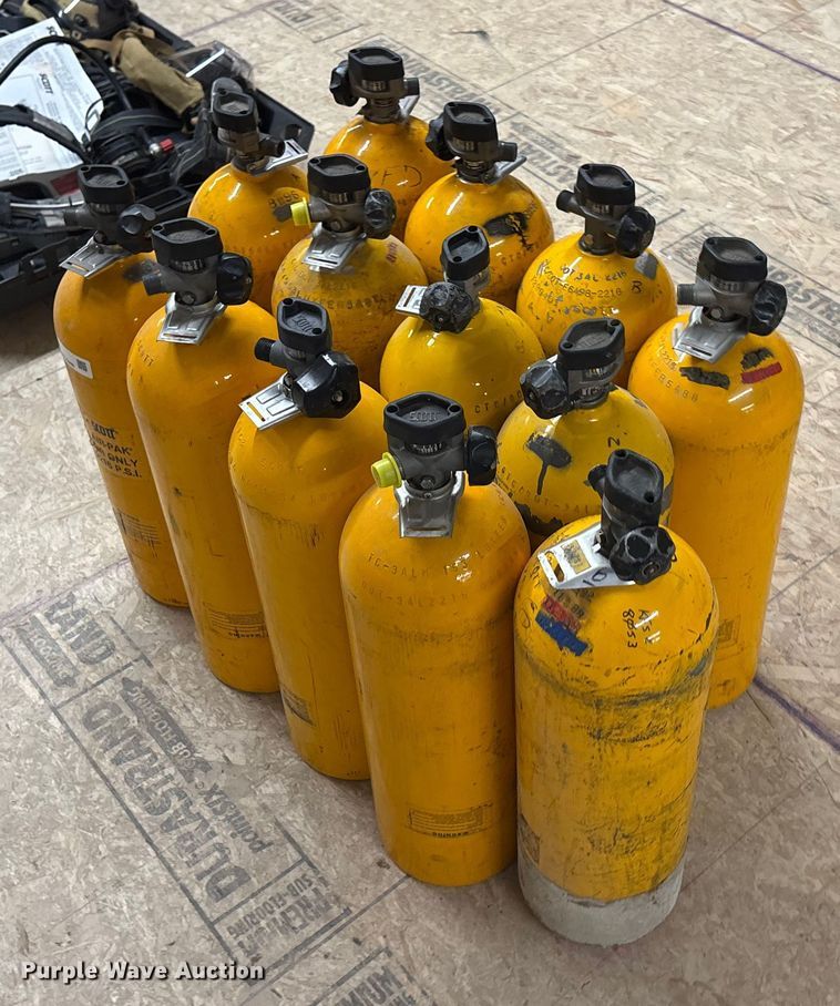 image for item ET4586 Fire Oxygen Bottles SCBA gear