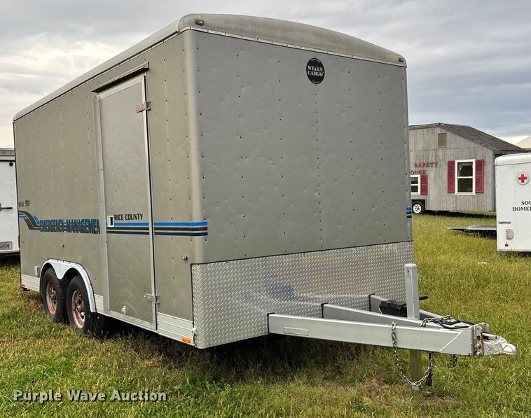 image for item ET4627 2004 Wells Cargo enclosed cargo trailer