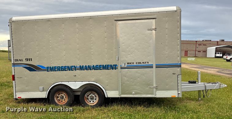 image for item ET4627 2004 Wells Cargo enclosed cargo trailer