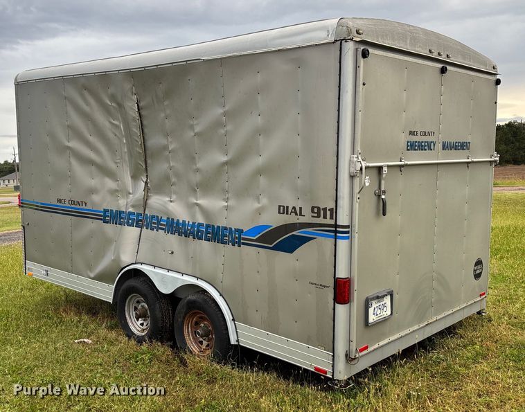 image for item ET4627 2004 Wells Cargo enclosed cargo trailer